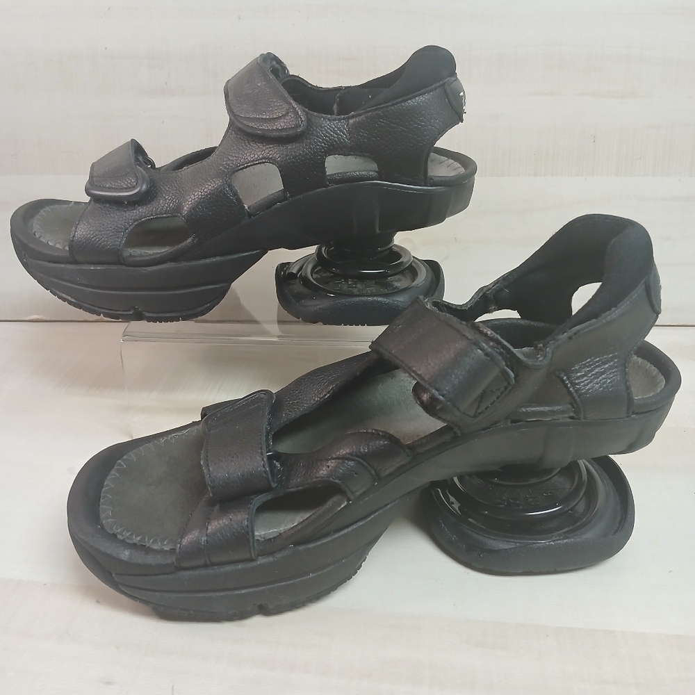 Z-Coil Sidewinder Closed Heel Strappy Sandals Black Shoes Womens 7